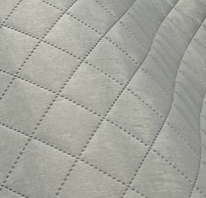 20mb OUTLET Tkanina BLING JASNO SZARA Pikowana 5x5. Materiał tapicerski obiciowy meblowy Struktura delikatnego połysku